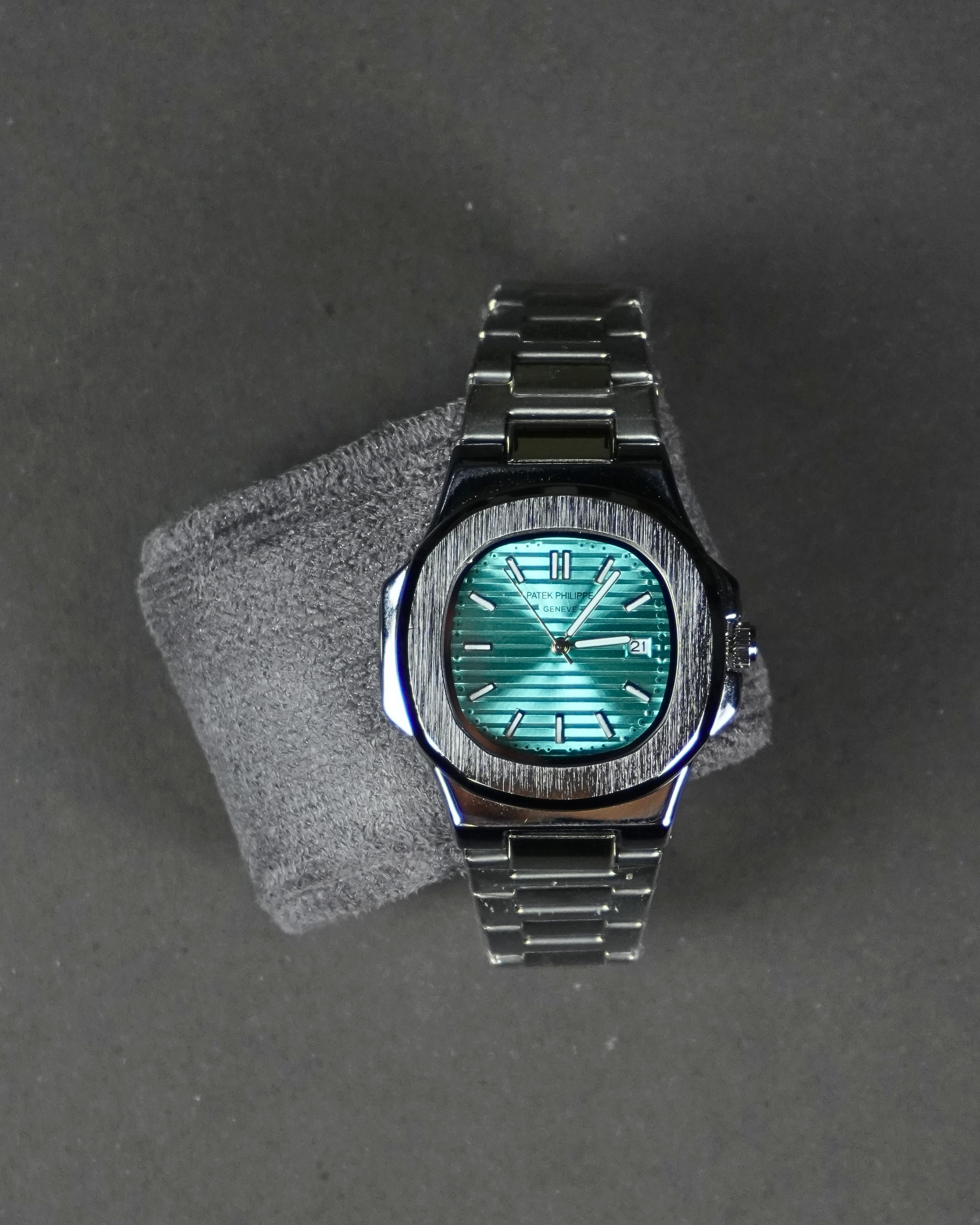 Patek Philipe Date working Black Chain Wrist Watch With Green Dial P-05