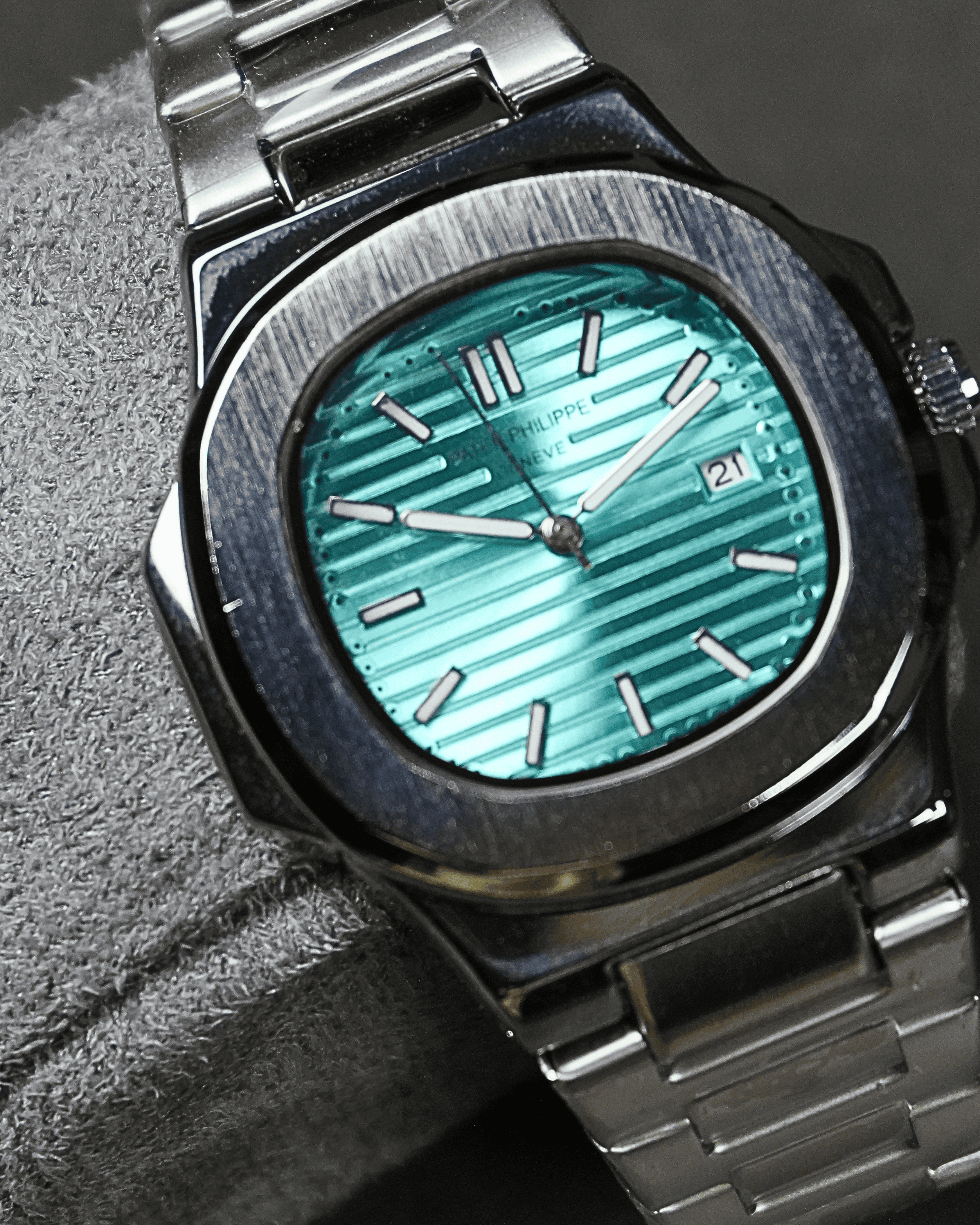 Patek Philipe Date working Black Chain Wrist Watch With Green Dial P-05